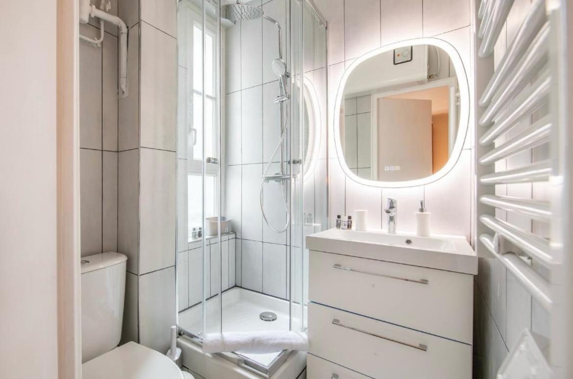 Joli Appartement A Cote De La Tour Eiffel, Javel Et De Paris Expo Exteriör bild
